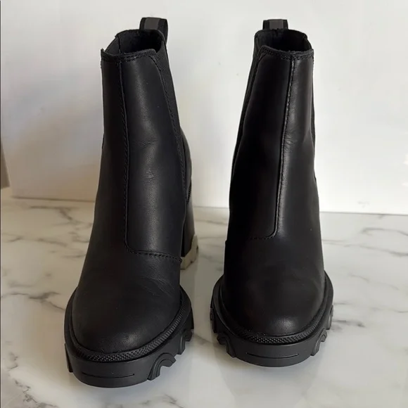 Sorel Brex Heel Chelsea Ankle Boots - Picture 2 of 6